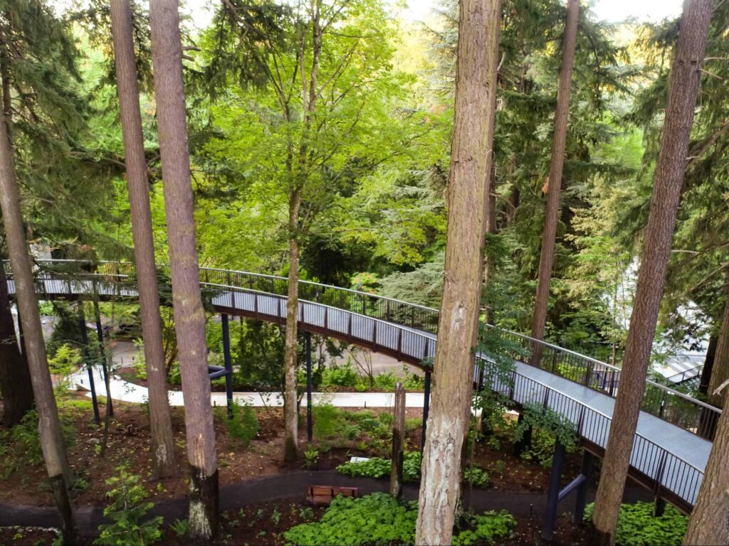 Leach Botanical Garden